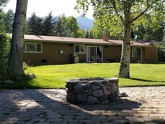 5th image of 202 Cottonwood Dr