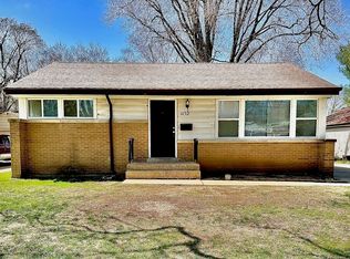 1152 Hiawatha Dr, Elgin, IL 60120