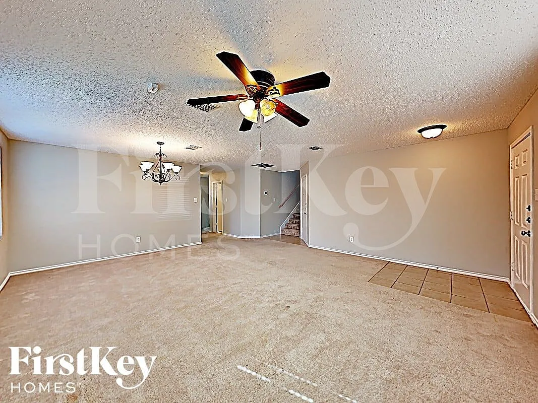 4 bed, 2.5 bath, 2917 sqft, $2,805 — Photo 4