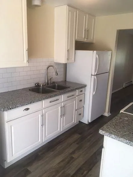 2 bed, 700 sqft, $1,600 — Photo 3