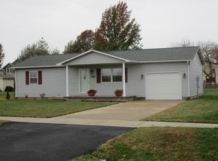 1303 S Van Buren St, Litchfield, IL 62056