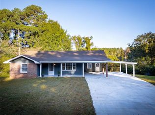 8196 Lakeview Dr SW, Covington, GA 30014