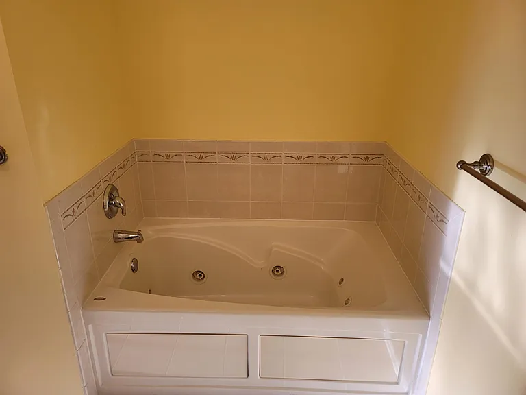 8 McMartin Ct — Photo 15