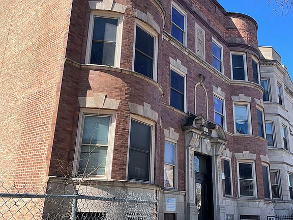 2nd image of 4358 S Lake Park Ave #2