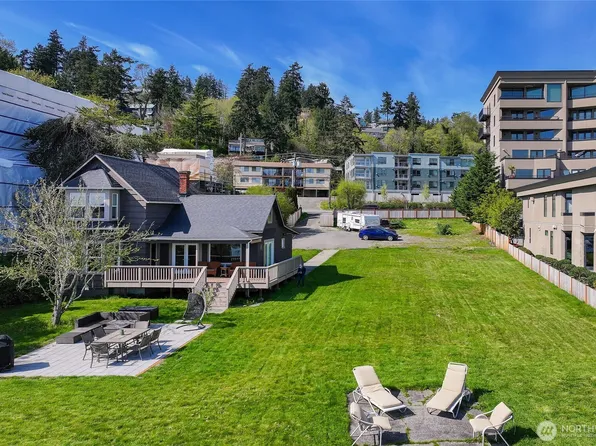 9049 NE Juanita Drive, Kirkland, WA 98034