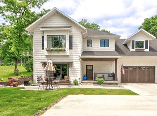 171 Linden Dr #B, Arnolds Park, IA 51331