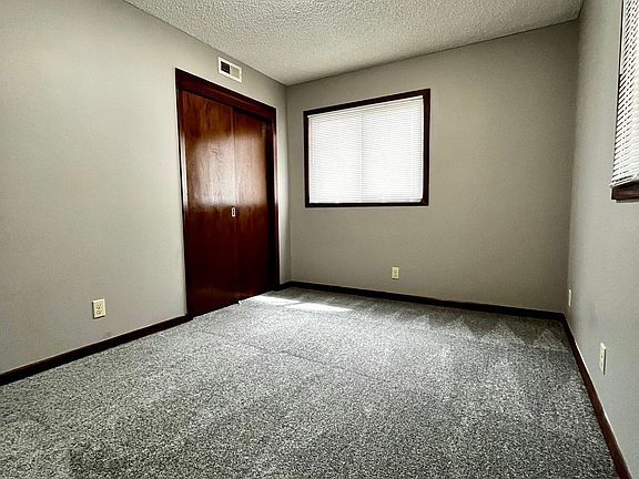 3rd image of 1809 Knox St #B