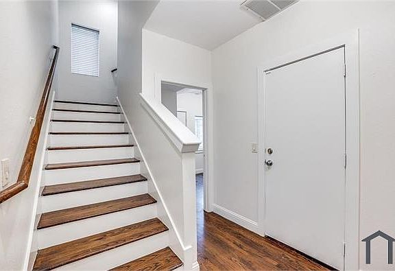 3rd image of 1917 Ashby St Unit 10