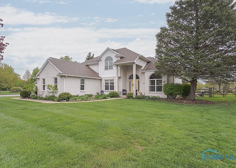 1st image of 26494 Laurel Ln