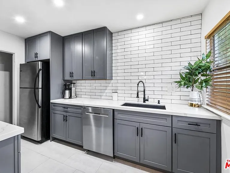 5825 Bowcroft St #1 — Photo 8