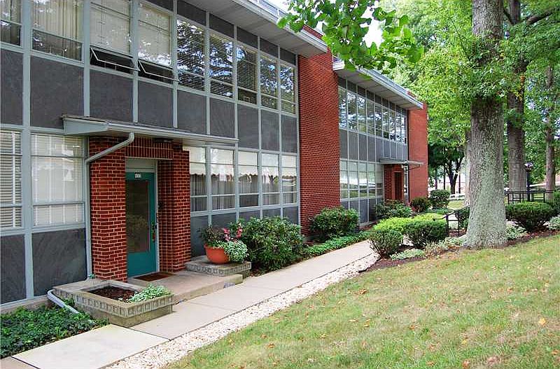 1st image of 622B Park Ln