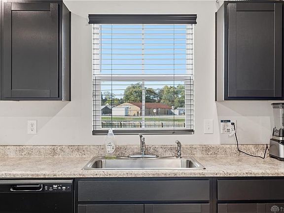 4th image of 166 Chesapeake Cir