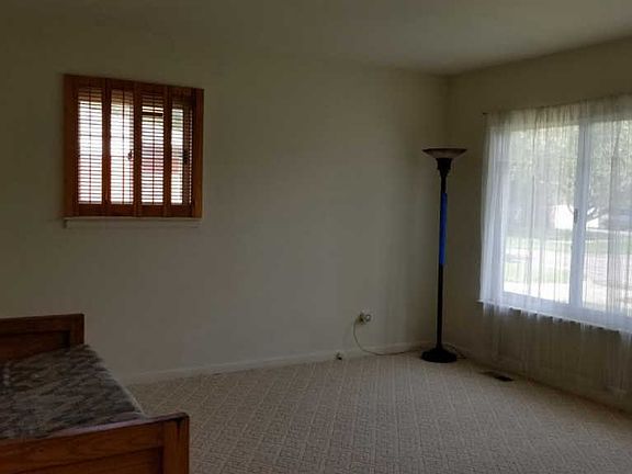 3rd image of 1800 Smith St
