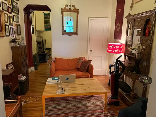 Rented by Premier Metro Realty Corp | media 13