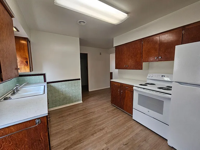 425 S 5th St E #14 — Photo 6