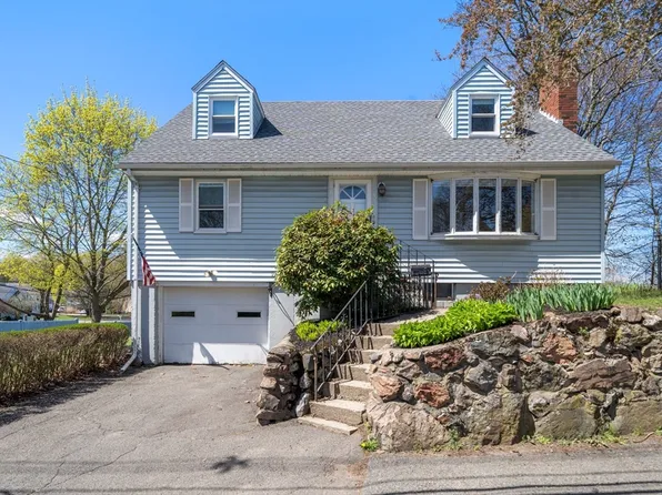 4 Spring Ct, Woburn, MA 01801