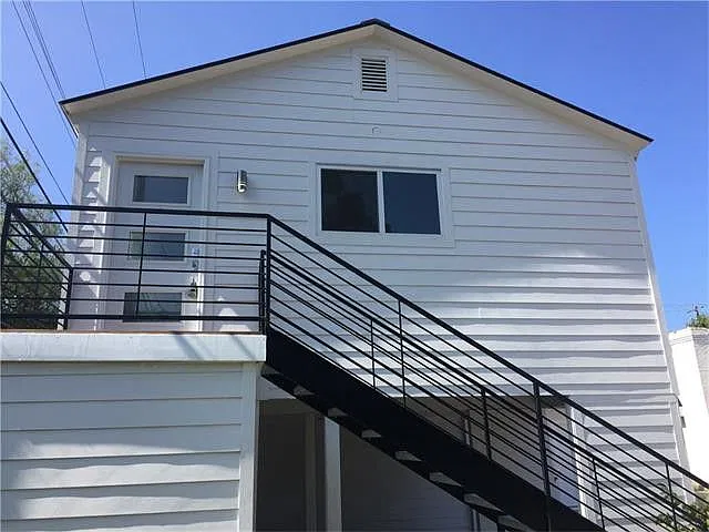 Studio, 627 sqft, $1,350 — Photo 2