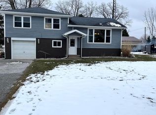 697 S Snow Prairie Rd, Bronson, MI 49028