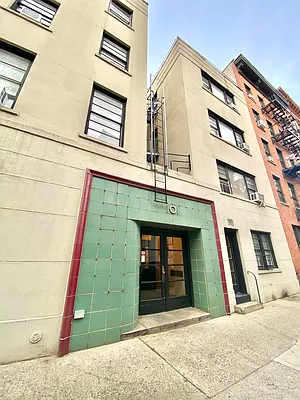 Rented by Waverly Realty Associates | media 18