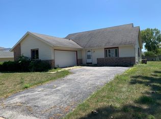 8711 W Greenbrook Dr, Milwaukee, WI 53224