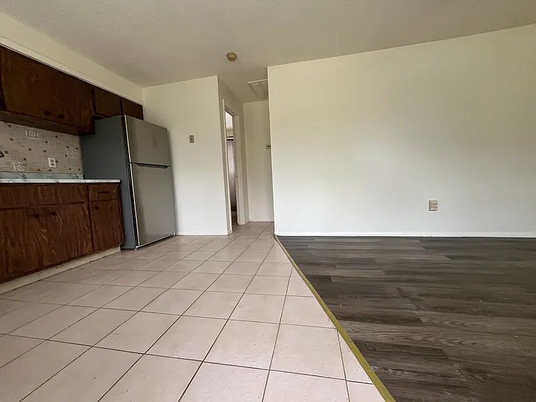 Eloise Cir — Photo 11