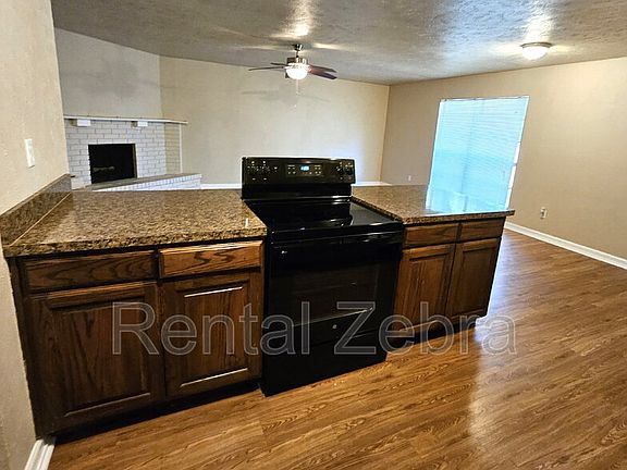 3rd image of 7304 Lea Pl