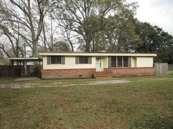 402 NW 4th St, Summerdale, AL 36580