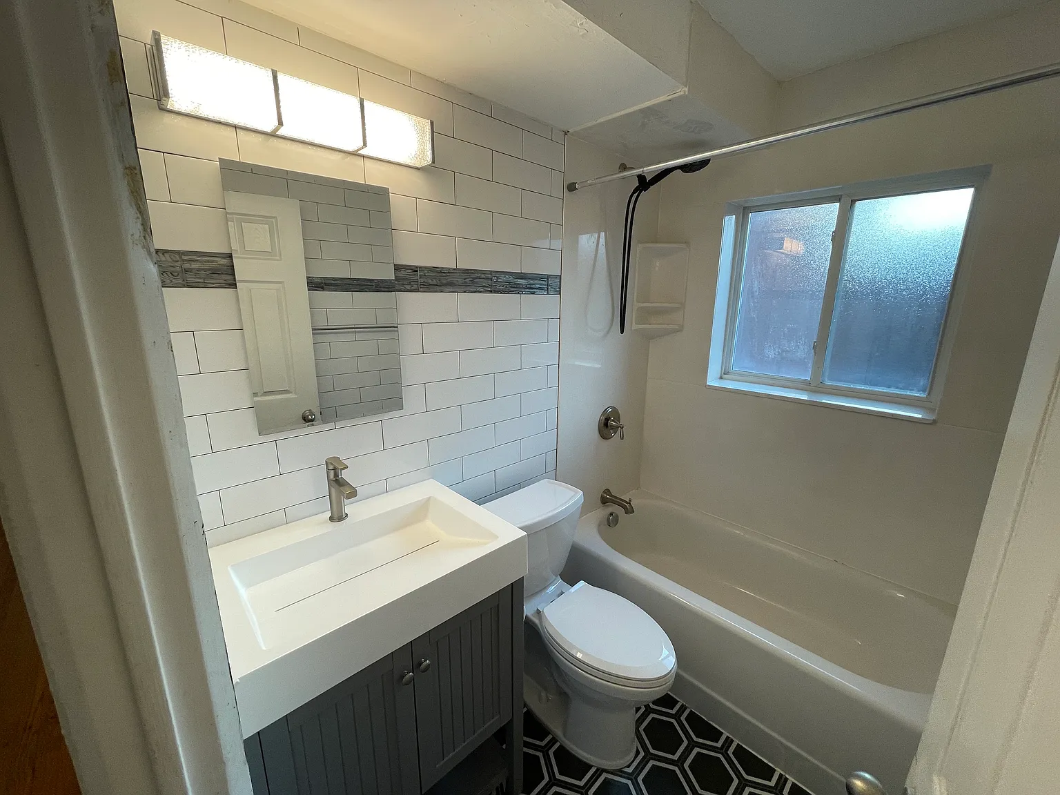 2 bed, 900 sqft, $1,295 — Photo 3