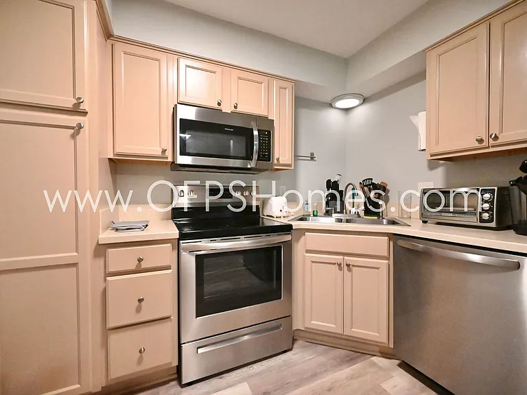 1755 Union Ave — Photo 13