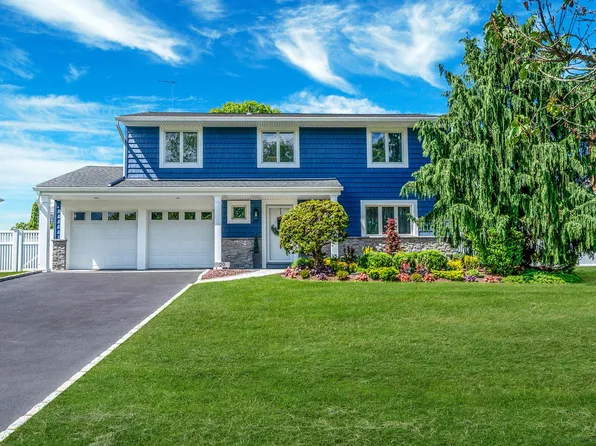 29 Lindron Avenue, Smithtown, NY 11787