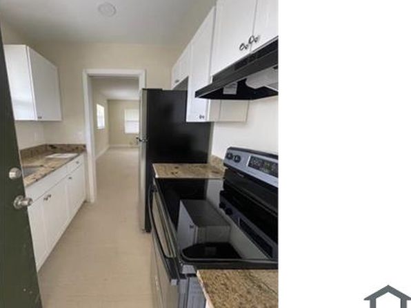 1250 E Sample Rd APT 207