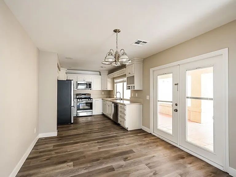 1512 Spreading Oak Dr — Photo 4