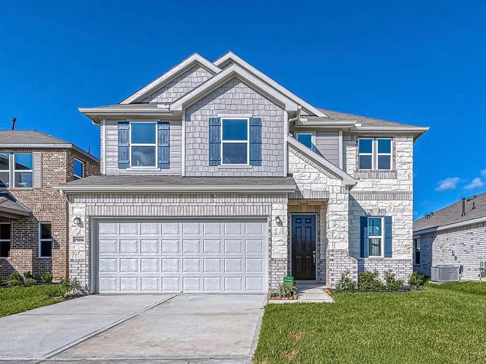 7106 Escondido Dr