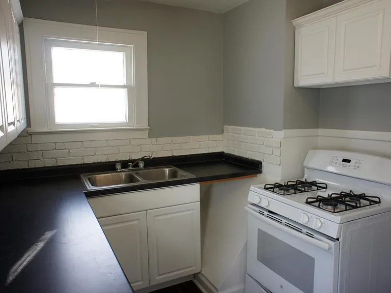 1226 N Emerson Ave — Photo 7