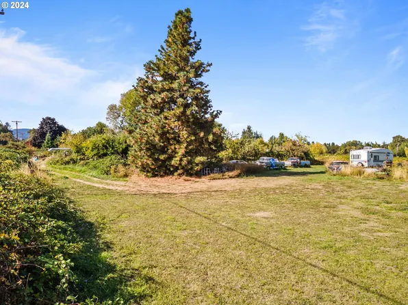 3950 Portland Dr, Hood River, OR 97031