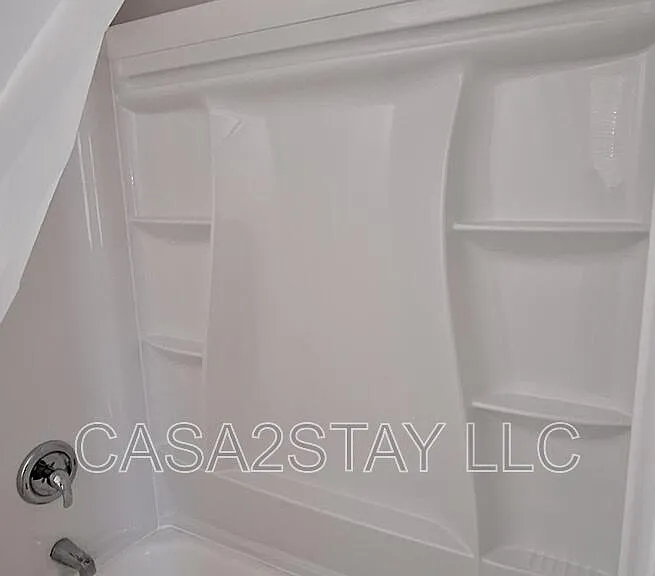668 Knox Blvd #20 — Photo 5