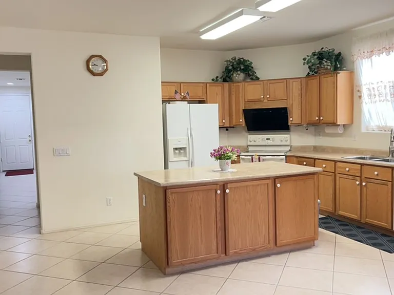 3860 E Battala Ave — Photo 3