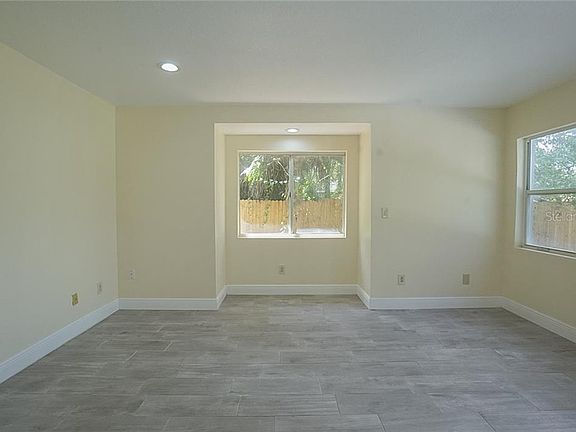 3rd image of 2009 James Dr
