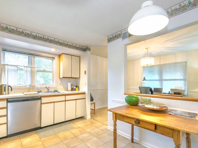 10 Heritage Dr #B — Photo 7