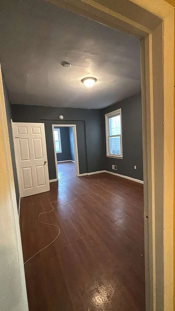 Building Photo - 375 6th Ave W #1