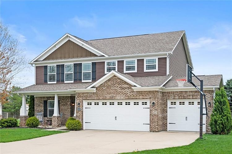 1st image of 20830 Winding Lake Dr E