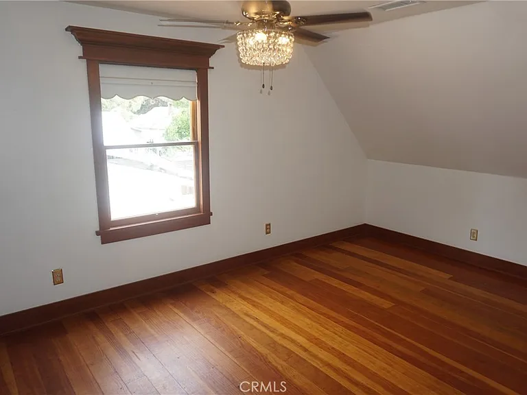 191 N Grand St — Photo 17