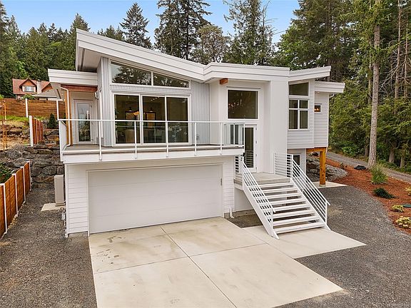 3rd image of 2528 Mill Bay Rd