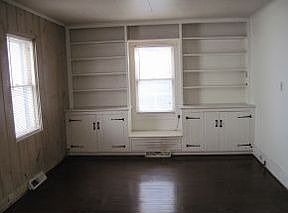 3rd image of 404 Grand Ave