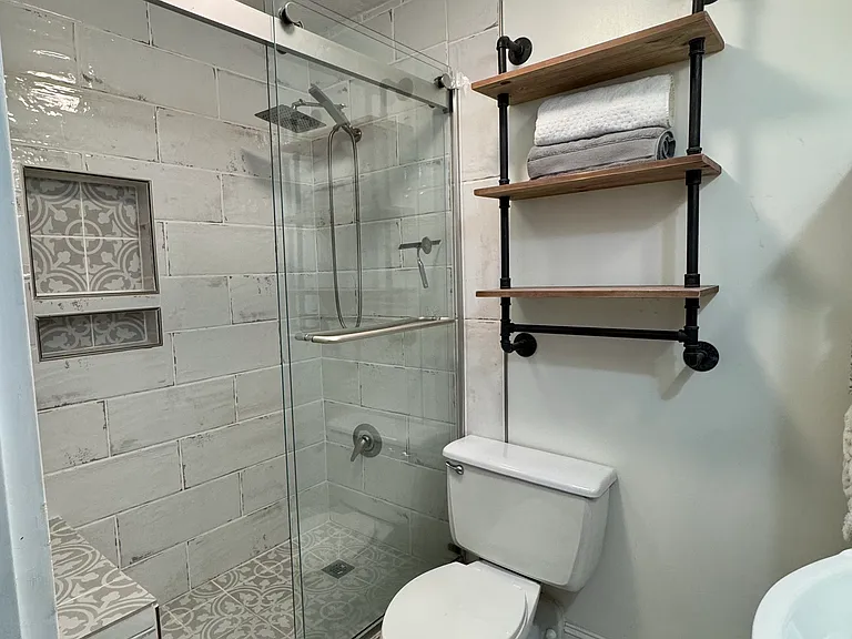 224 E Garden St #148 — Photo 3