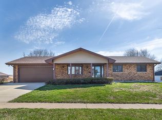 3985 Short St, Dubuque, IA 52002
