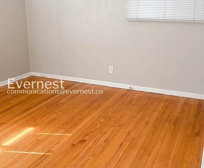 380 Martin Dr — Photo 14
