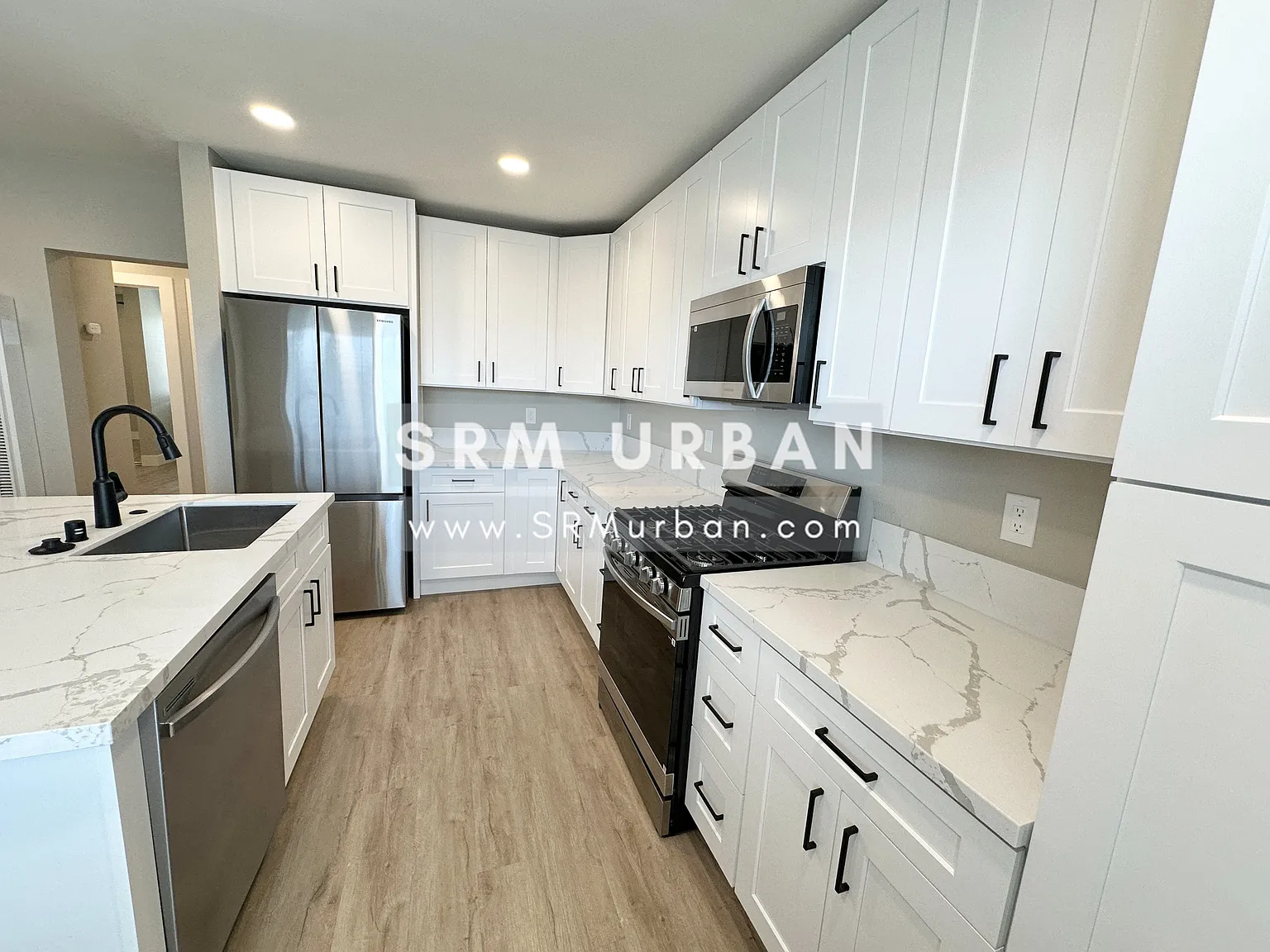 2 bed, 850 sqft, $3,195 — Photo 4