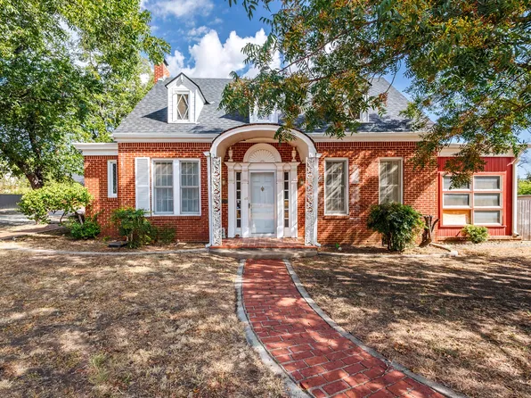 1016 W Walnut St, Coleman, TX 76834