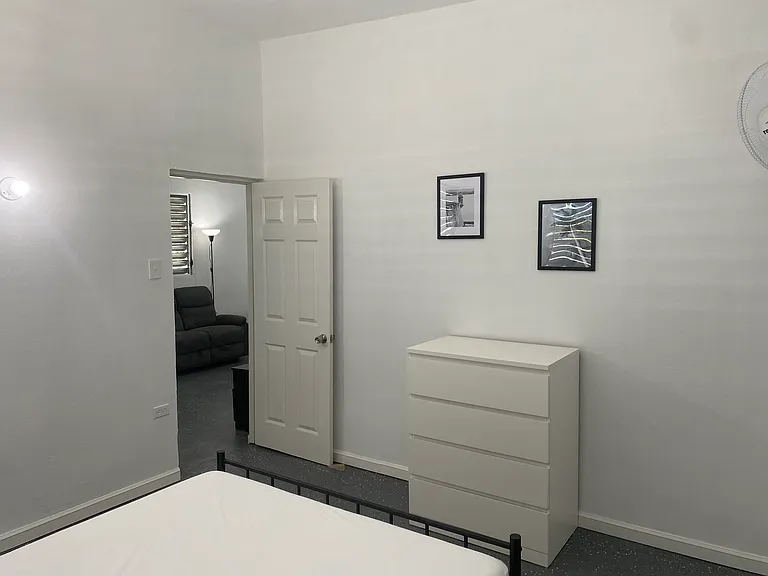 Q144 Calle E #B — Photo 7